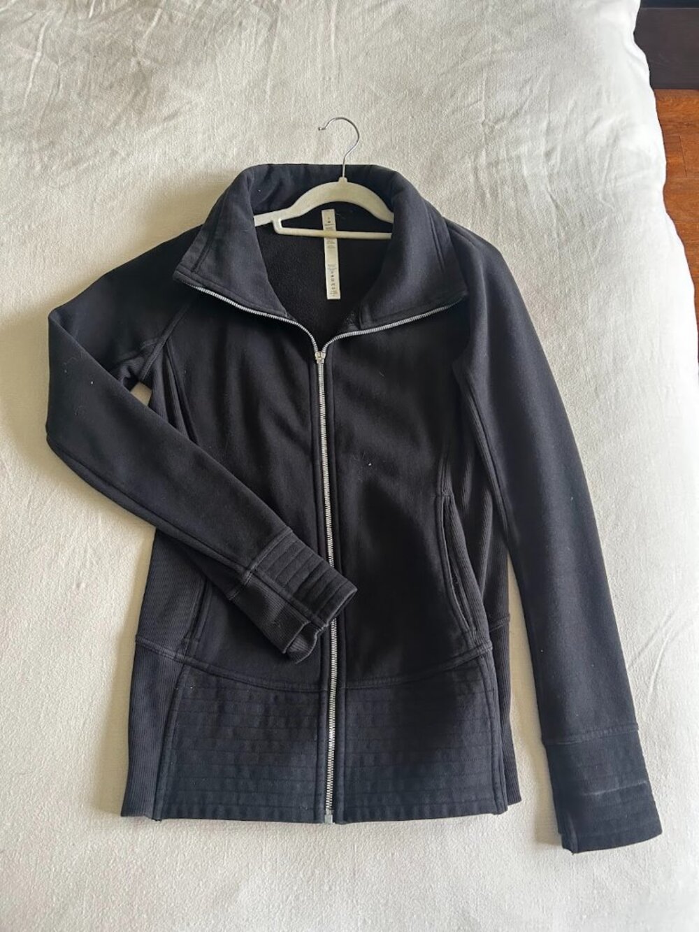 BLACK LULULEMON SCUBA JACKET